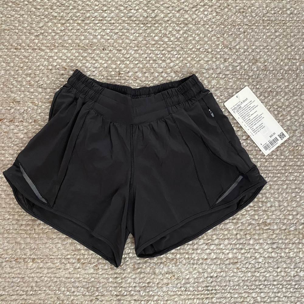 NWT lululemon black low rise hotty hot shorts 4 inch